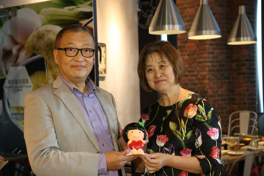 世大運開幕式 悠遊卡展現台灣特色 　台東家扶森巴鼓隊亮麗進場